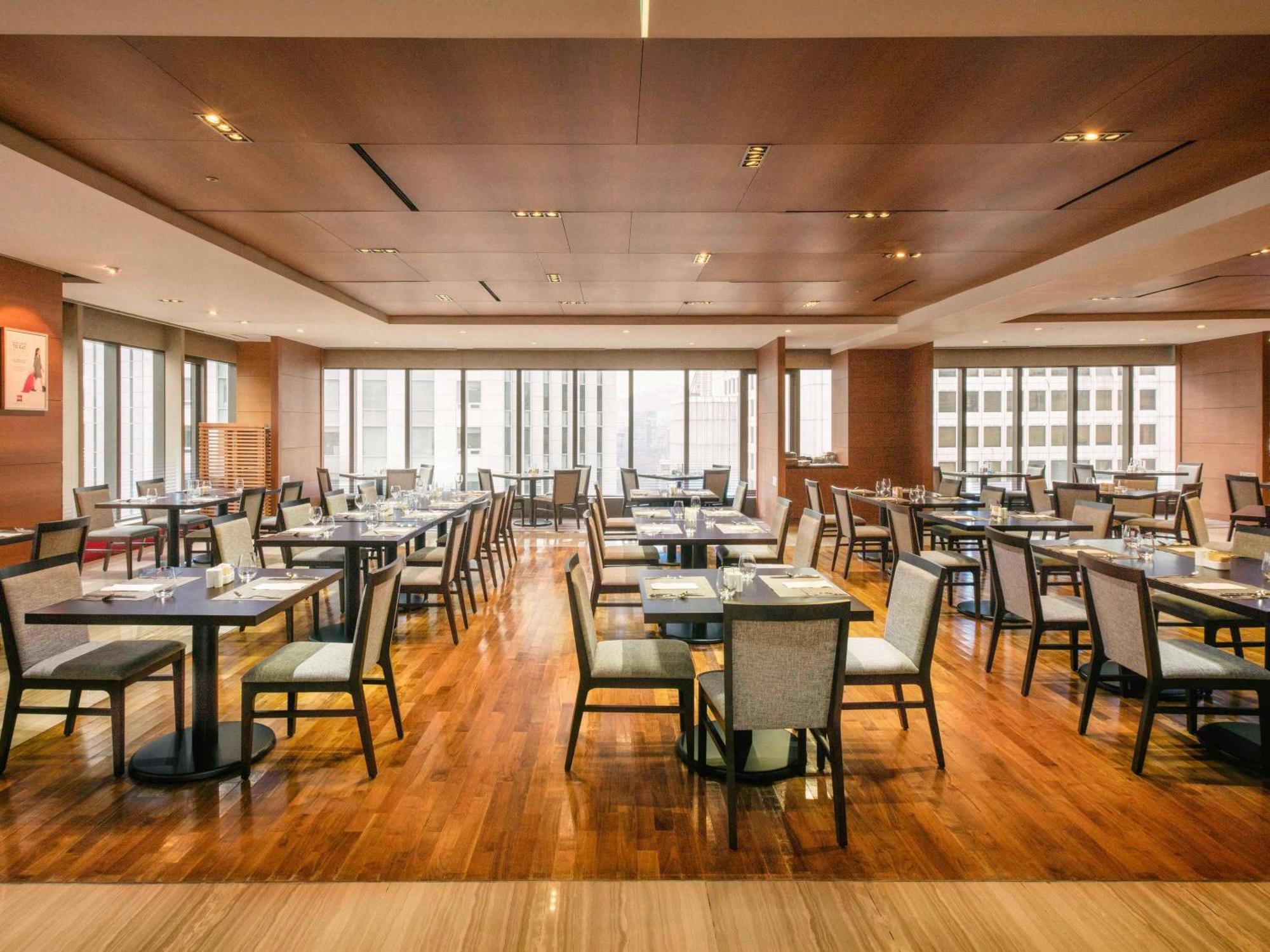Ibis Ambassador Myeongdong 3*