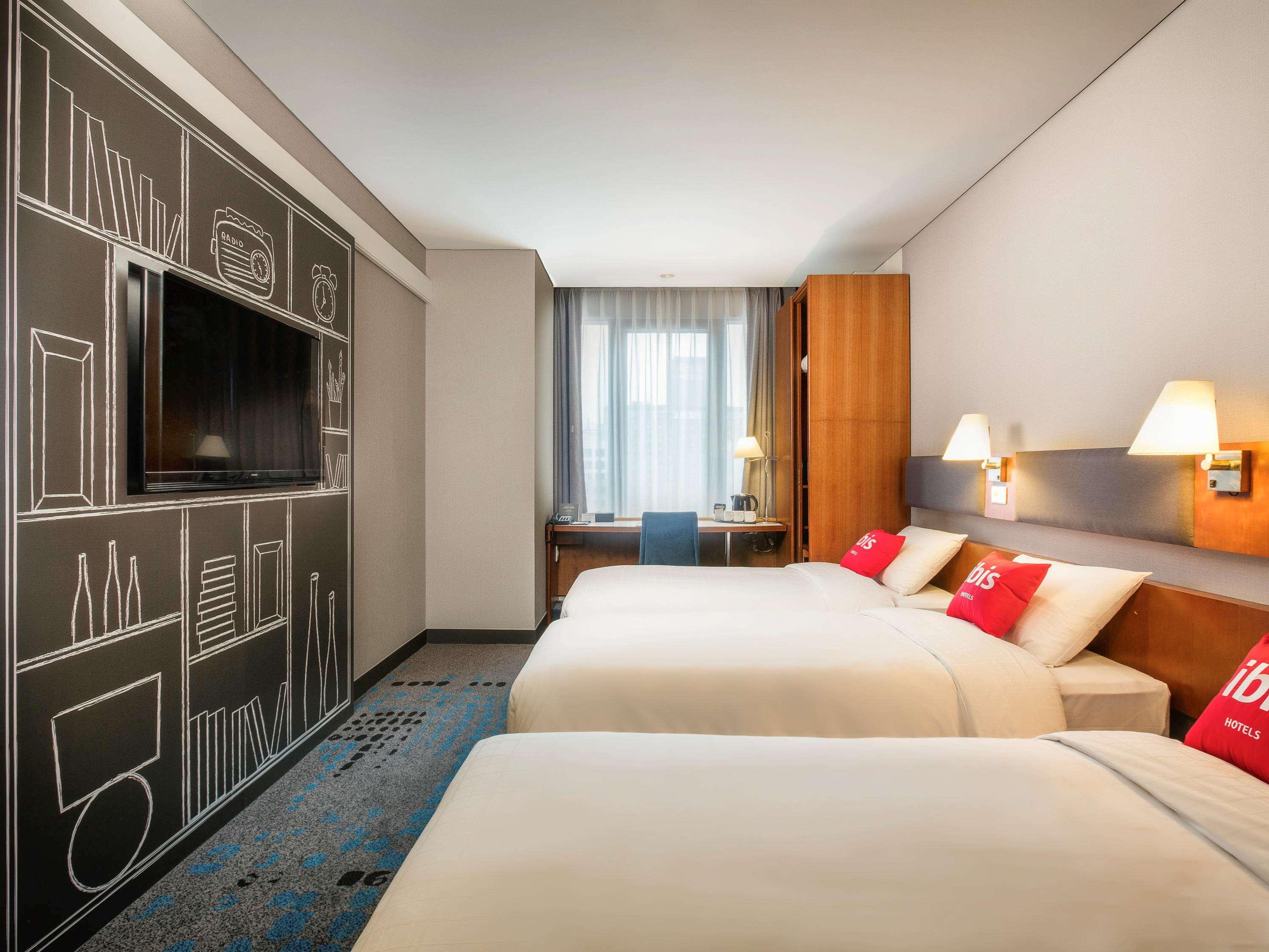 Ibis Ambassador Myeongdong 3*