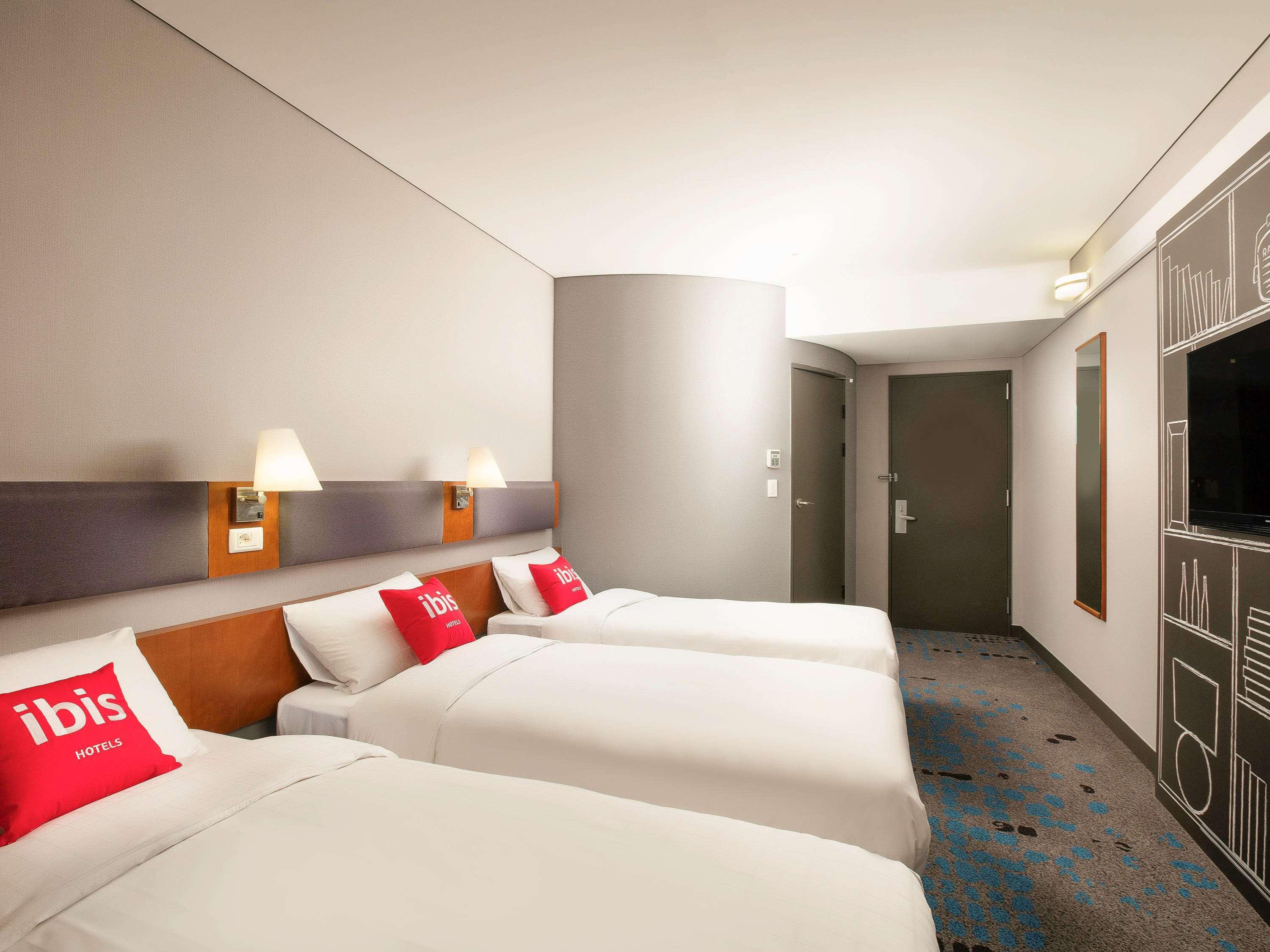 Hotel Ibis Ambassador Myeongdong 3*