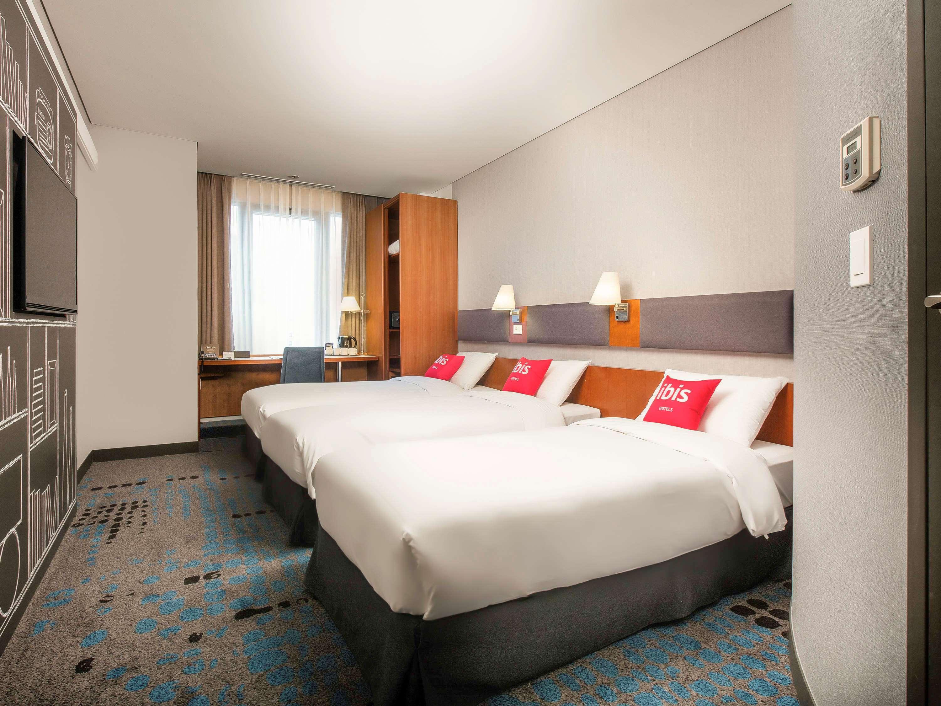 Hotel Ibis Ambassador Myeongdong 3*