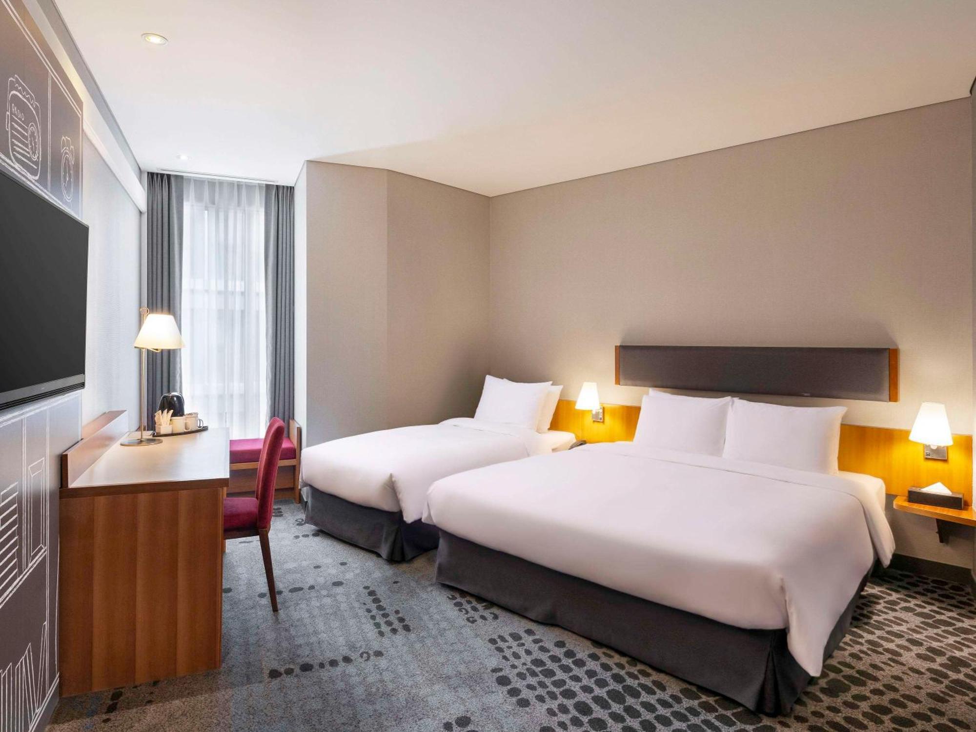 Ibis Ambassador Myeongdong 3*