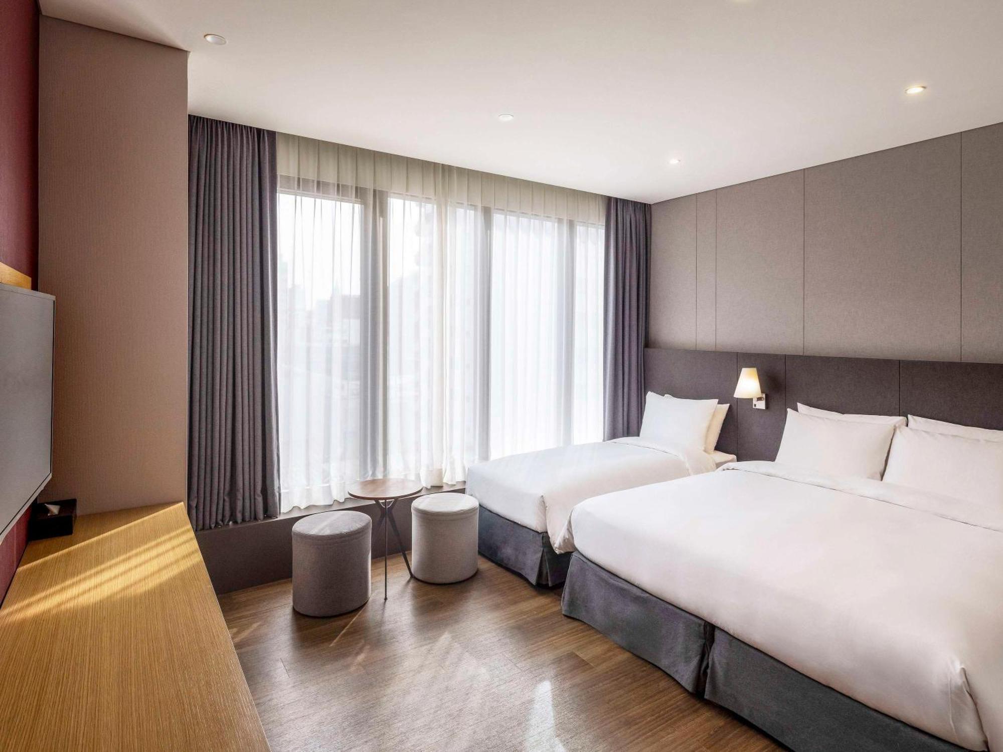 Ibis Ambassador Myeongdong 3* Seoul