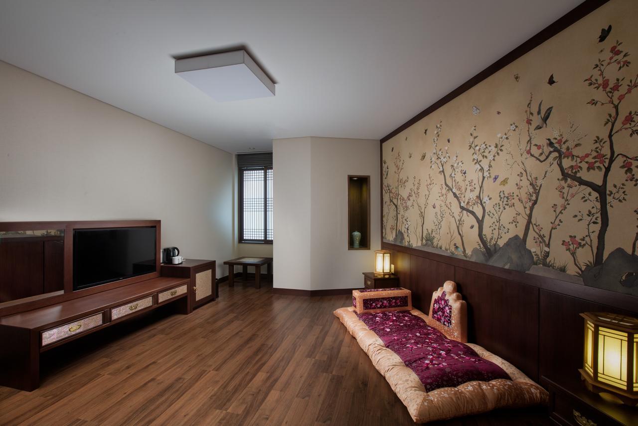 Ibis Ambassador Myeongdong Hotel 3*